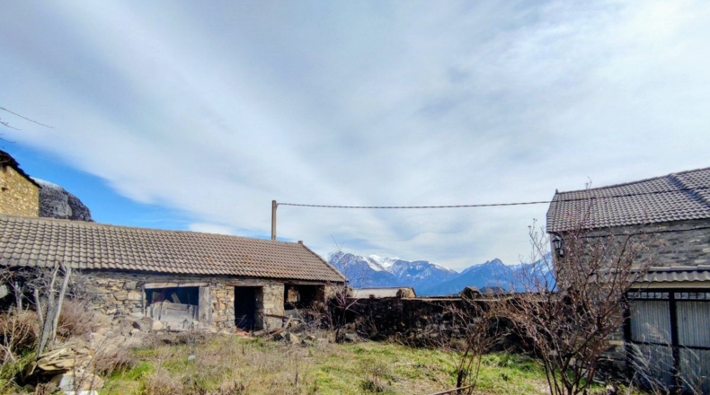 Huesca - Пуертолас - 450m2