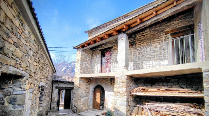 Huesca - Пуертолас - 450m2