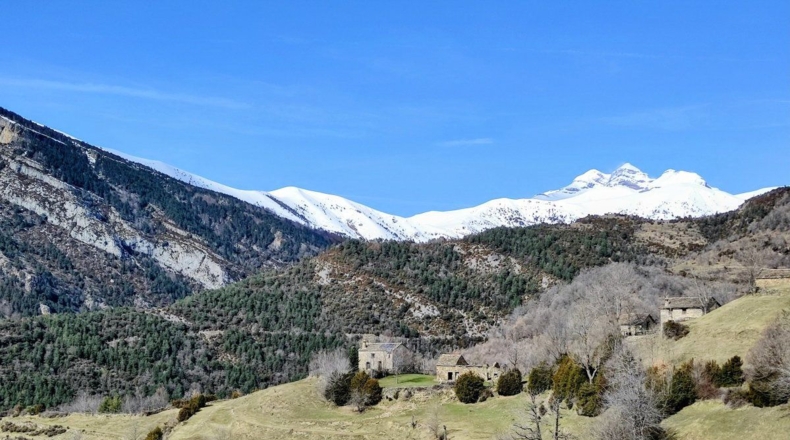 Huesca - Пуертолас - 450m2