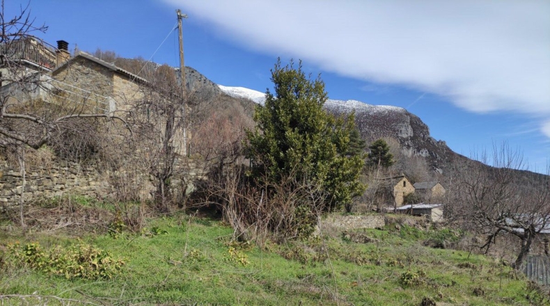 Huesca - Пуертолас - 450m2