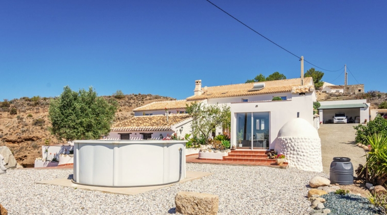 Almeria - Oria - 8000m2