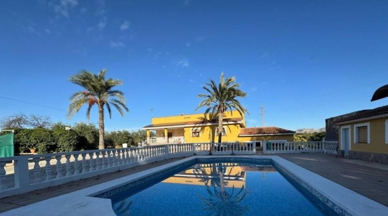 Alicante - San Vicente del Raspeig - 375m2