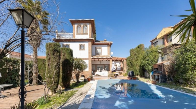 Granada - Peligros - 476m2