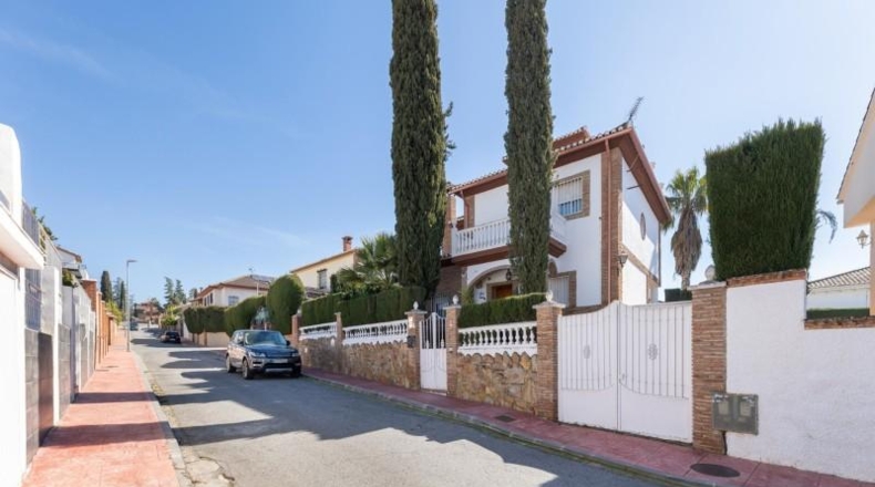 Granada - Peligros - 476m2