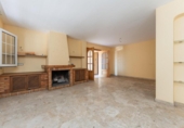 Дом с участком на продажу в городе Montornès del Vallès Фото