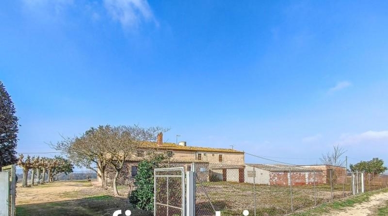 Жирона - Maçanet de la Selva - 45000m2
