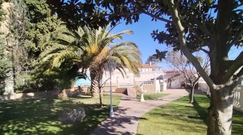 Community of Madrid - Campo Real - 1400m2