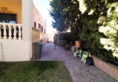 Отдельно стоящий дом с участком на продажу в городе Campo Real Фото