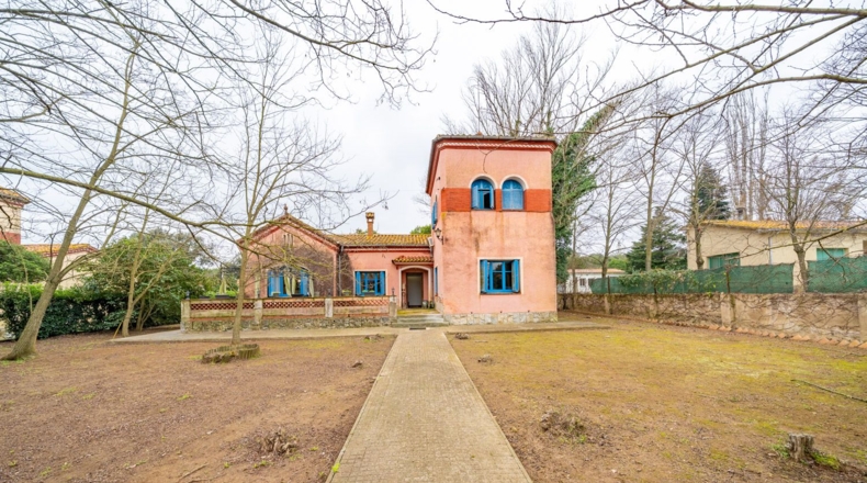 Жирона - Bescanó - 1400m2