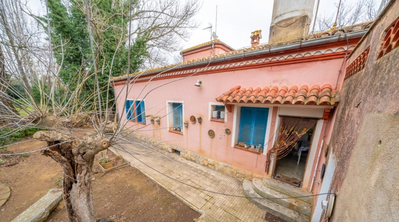Жирона - Bescanó - 1400m2