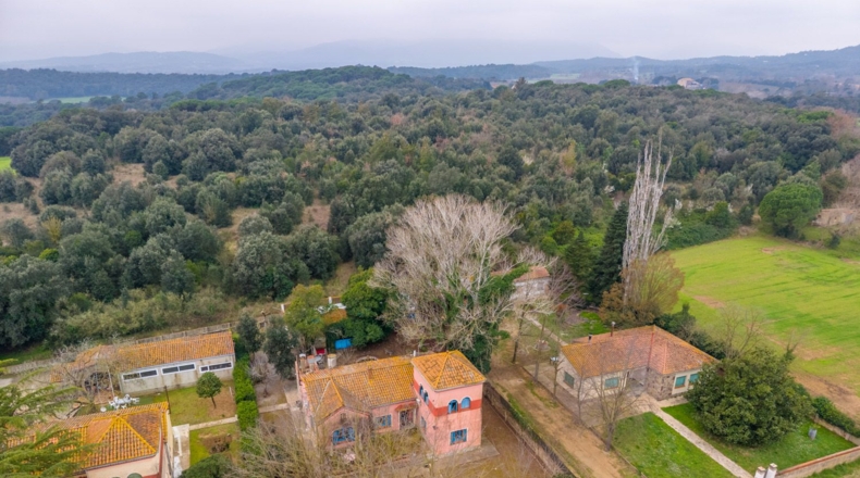 Жирона - Bescanó - 1400m2