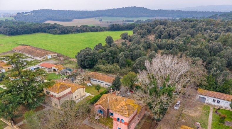 Жирона - Bescanó - 1400m2