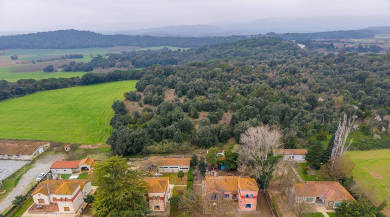 Жирона - Bescanó - 1400m2