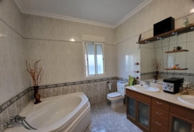 Sisante 1350&nbsp;м²