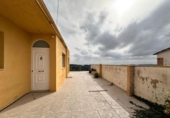 Отдельно стоящий дом с участком на продажу в городе la Bisbal del Penedès Фото