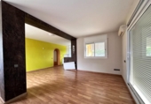 Отдельно стоящий дом с участком на продажу в городе la Bisbal del Penedès Фото