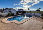 Chalet independiente con terreno en venta en la España, Torrevieja, ref: TR390106 foto
