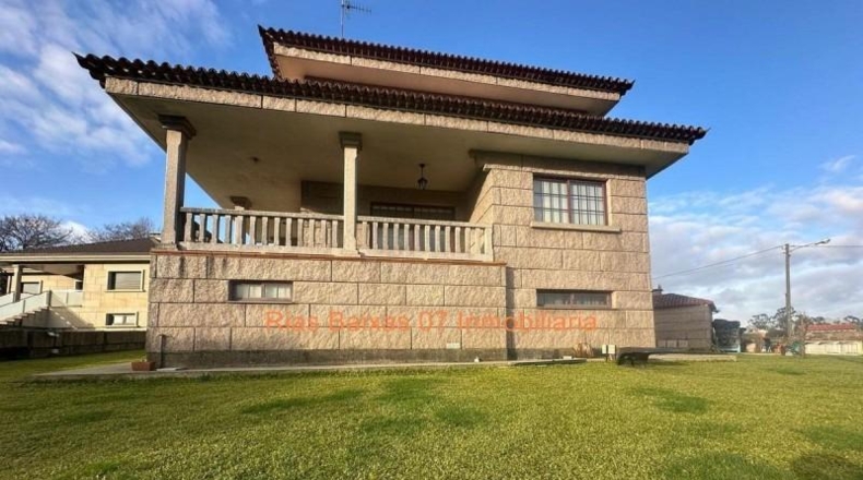 Понтеведра - O Porrinyo - 1207m2