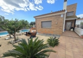 Chalet independiente con terreno en venta en la España, Calafell, ref: TR390175 foto