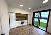 Отдельно стоящий дом с участком на продажу в городе el Vendrell Фото