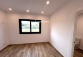 Отдельно стоящий дом с участком на продажу в городе el Vendrell Фото
