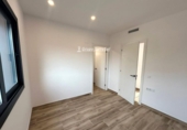 Отдельно стоящий дом с участком на продажу в городе el Vendrell Фото