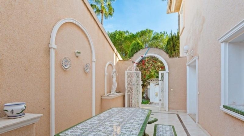 Alicante - Рохалес - 1330m2