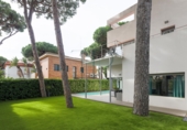 Xalet independent amb terreny en venda a Castelldefels ref.: TR389843 foto