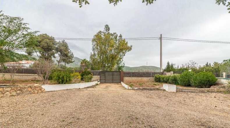 Valencia - Llombai - 1840m2