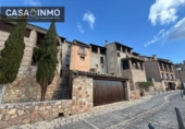 Дом с участком на продажу в городе Alquézar Фото