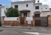 Xalet independent amb terreny en venda a la España, Fuengirola, ref.: TR390996 foto