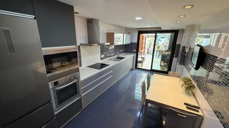 Кастельон - Castellón de la Plana - 379m2