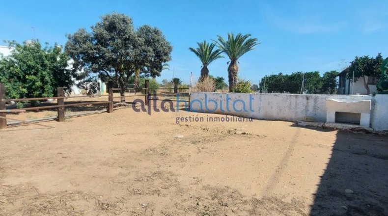 Sevilla - Alcalá de Guadaíra - 8400m2