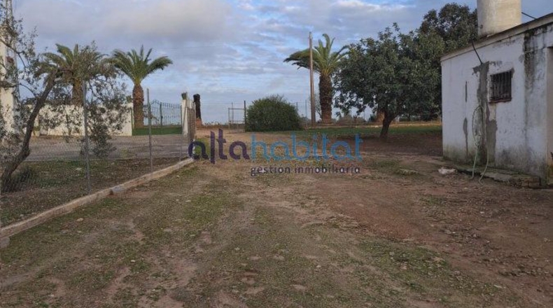 Sevilla - Alcalá de Guadaíra - 8400m2