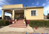 Chalet independiente con terreno en venta en Caudete ref: TR390981 foto