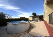 Chalet independiente con terreno en venta en Caudete ref: TR390981 foto
