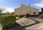 Chalet independiente con terreno en venta en Caudete ref: TR390981 foto