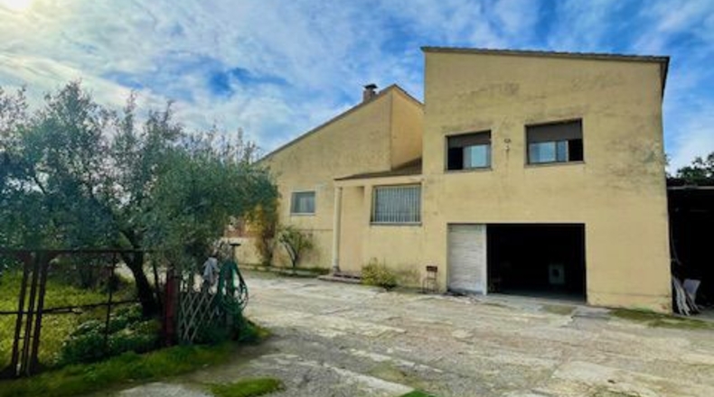 Barcelona - Вилафранка-дель-Пенедес - 18000m2