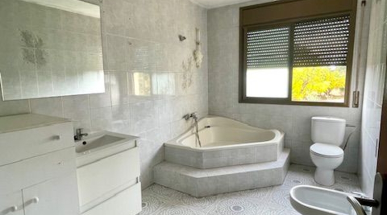 Barcelona - Вилафранка-дель-Пенедес - 18000m2
