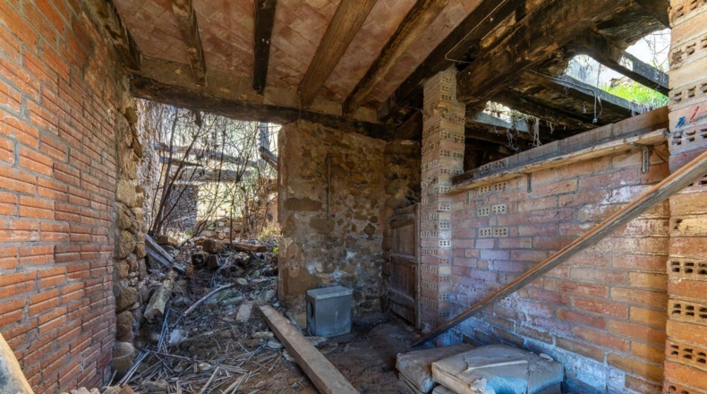 Жирона - Esponellà - 693m2