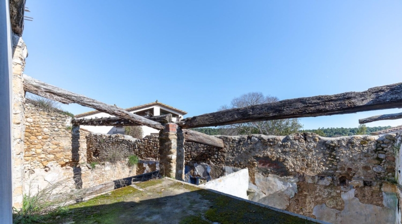 Жирона - Esponellà - 693m2