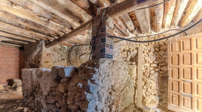 Жирона - Esponellà - 693m2