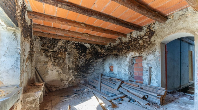 Жирона - Esponellà - 693m2