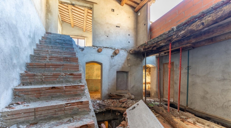 Жирона - Esponellà - 693m2