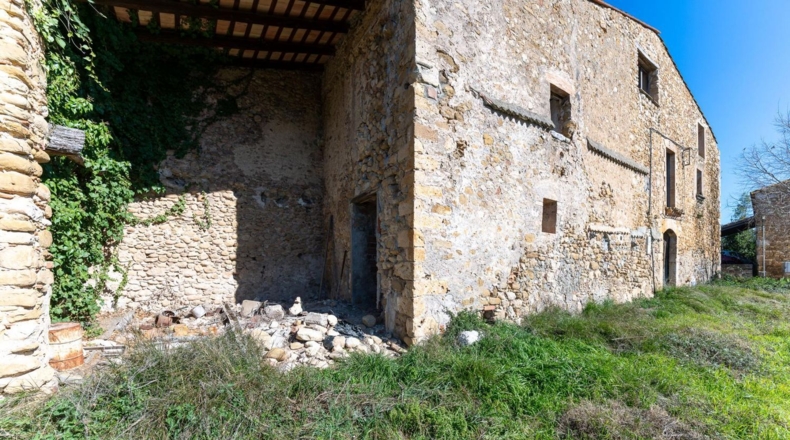 Жирона - Esponellà - 693m2