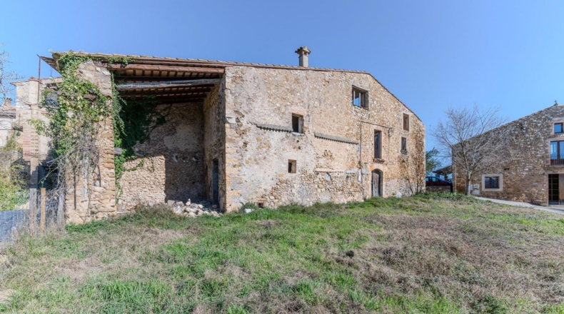 Жирона - Esponellà - 693m2