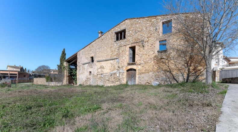 Жирона - Esponellà - 693m2