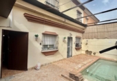 Chalet adosado con terreno en venta en Gelves ref: TR391007 foto