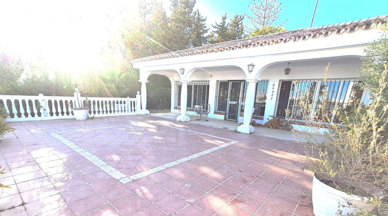 Málaga - Estepona - 2465m2