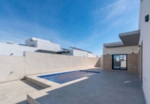 Chalet independiente con terreno en venta en Daya Nueva ref: TR390708 foto